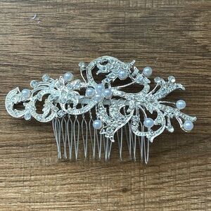 Elegant Silver Hair Comb with Pearls